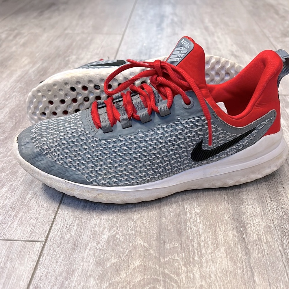 Nike Rival 6Y Red and Gray Shoes - Picture 1 of 8